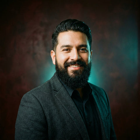 Hombre con barba cuidada